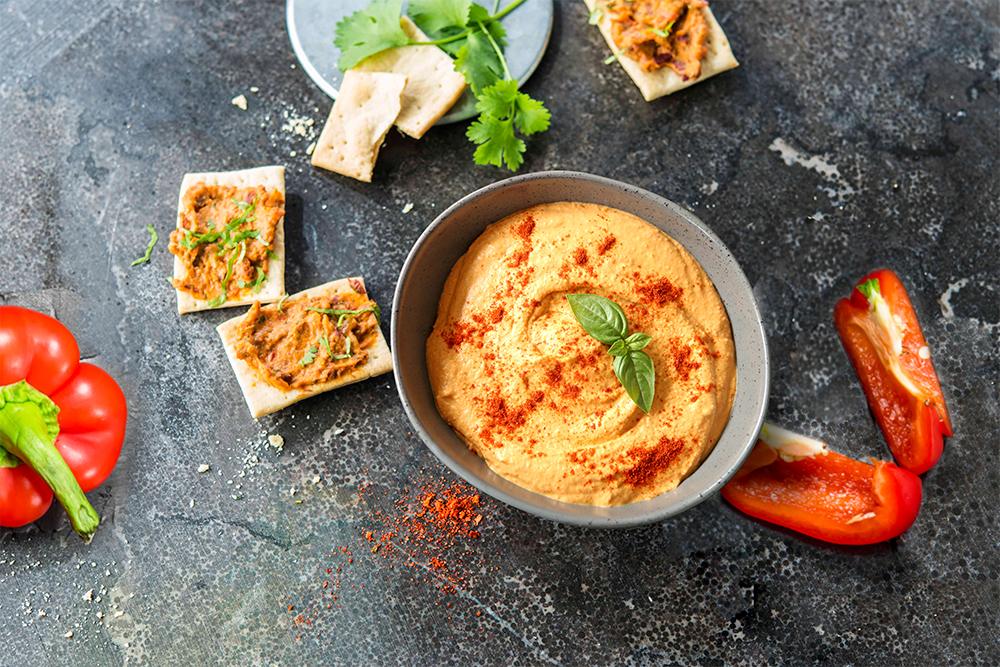 Houmous sweet-sour peppers